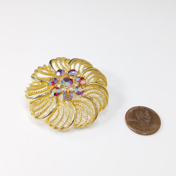 Vintage Lisner Floral Brooch, Red Aurora Borealis Rhinestones, 1960s Jewelry - Picture 7 of 10